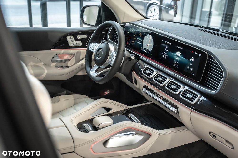 Mercedes-Benz GLS - 31