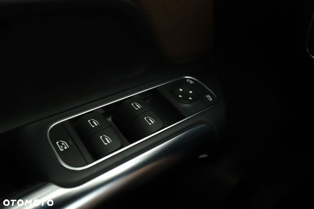 Mercedes-Benz GLA - 19