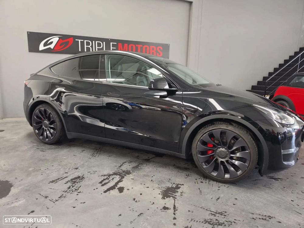 Tesla Model Y Performance Dual Motor AWD - 9