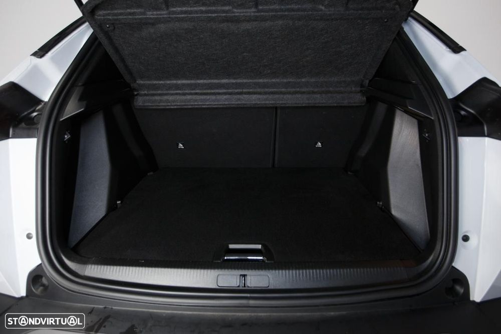 Peugeot 2008 1.2 PureTech Allure EAT8 - 12