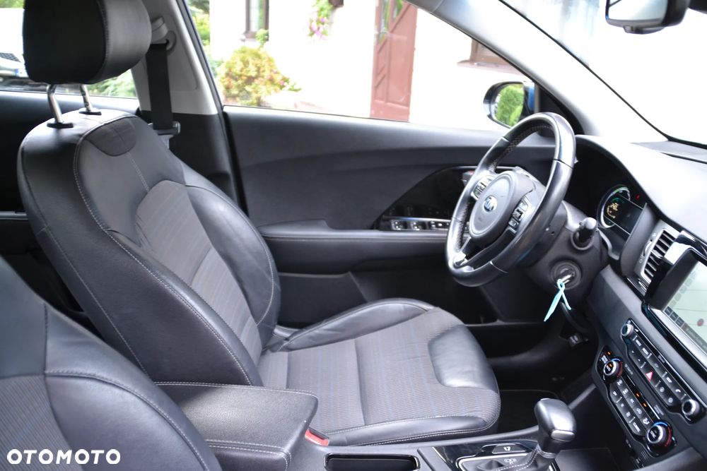 Kia Niro 1.6 GDI 2WD Vision - 25