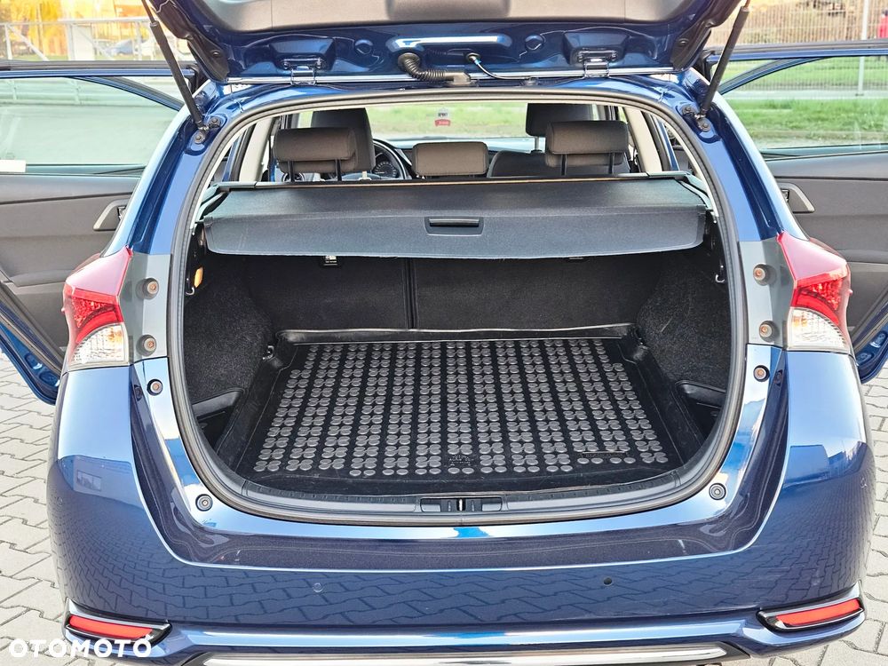 Toyota Auris Hybrid 135 Premium - 38