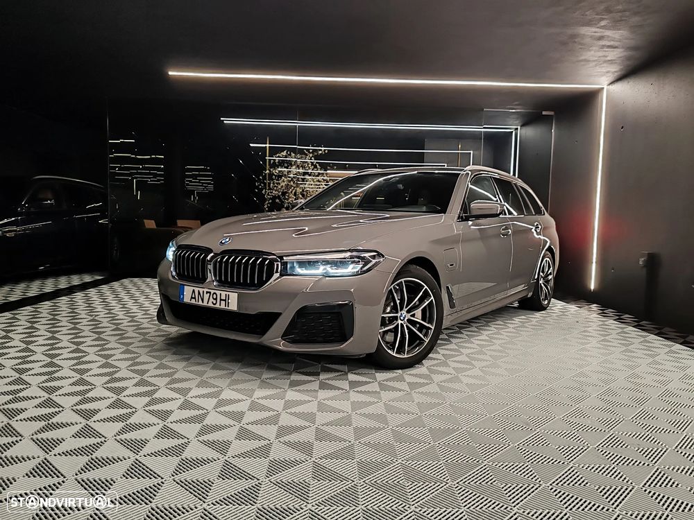 BMW 530 e Pack Desportivo M - 1