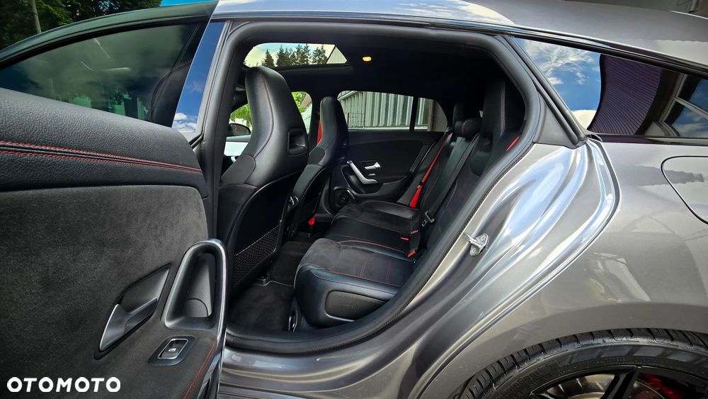 Mercedes-Benz CLA - 13