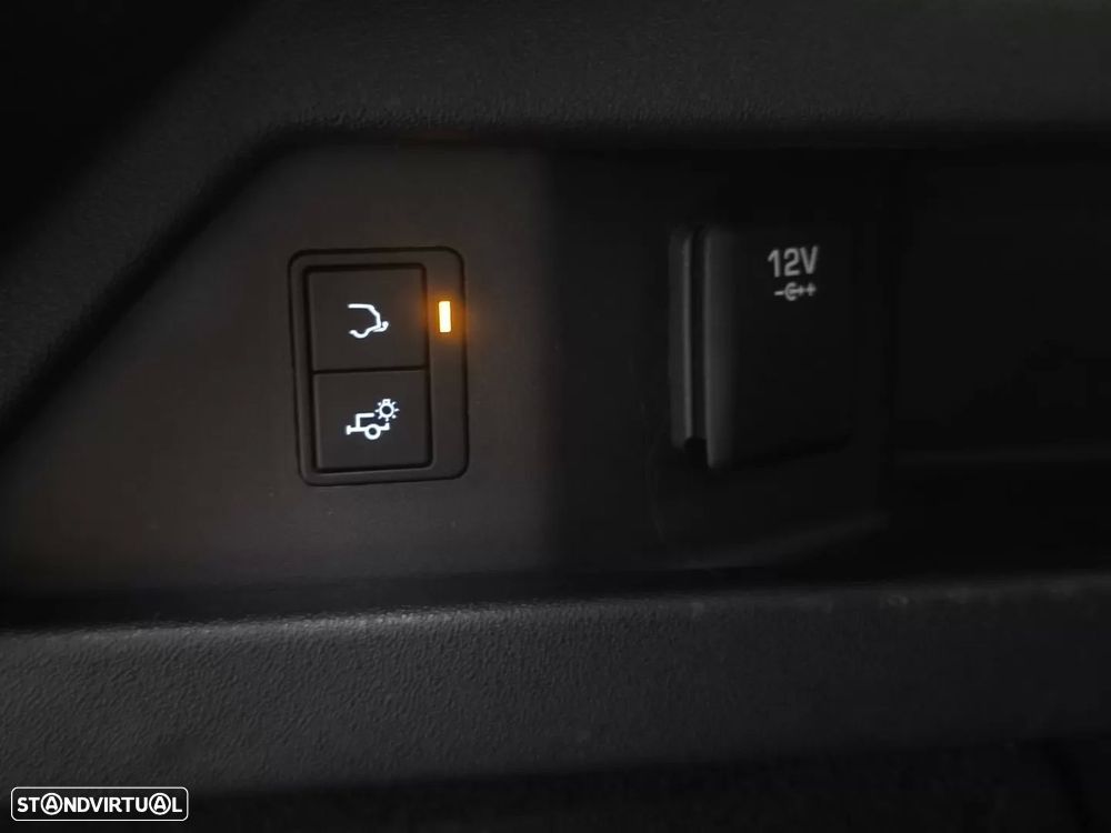 Land Rover Discovery Sport 2.2 SD4 HSE Auto - 33