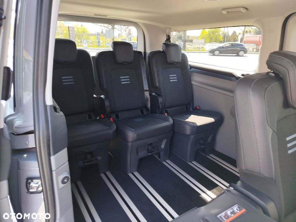 Ford Tourneo Custom - 16
