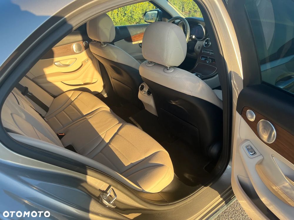 Mercedes-Benz Klasa C 300 4Matic 9G-TRONIC Avantgarde - 15