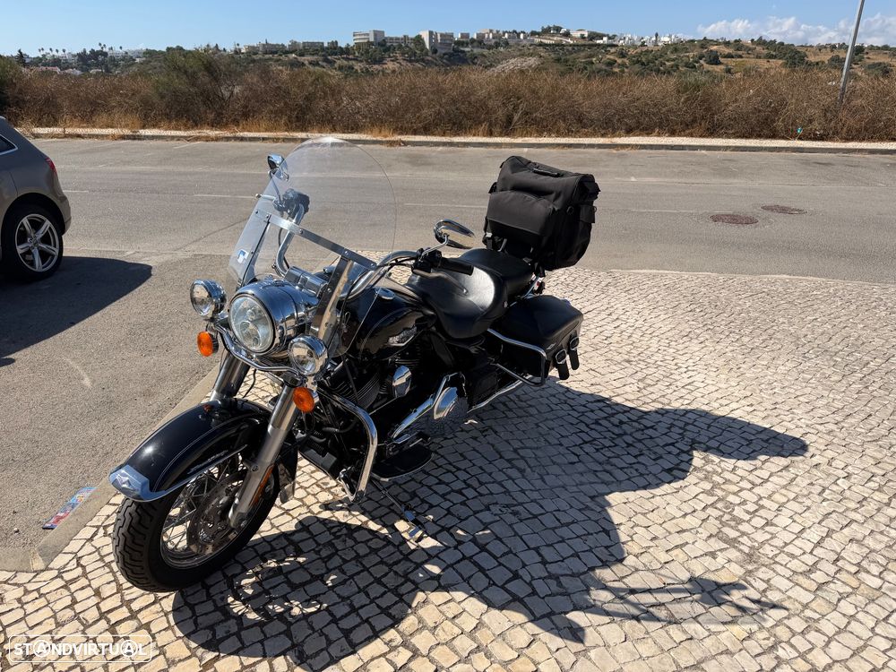 Harley-Davidson FLHRCI Road King Classic - 6