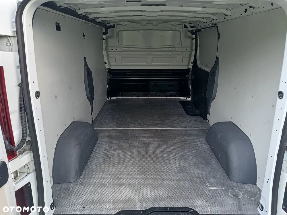 Nissan Nv300 LONG L2H1 jak Trafic, Vivaro 1.6 diesel dCi 125 manual 2018 rok STAN BDB Gotowy do jazdy!!! - 7