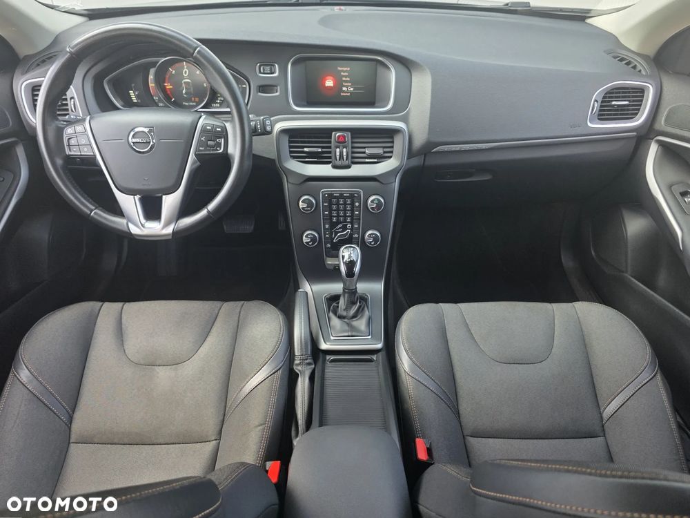 Volvo V40 Cross Country D3 Drive-E SCR Momentum - 12