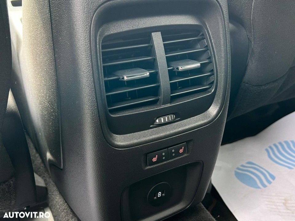 Ford Kuga - 30