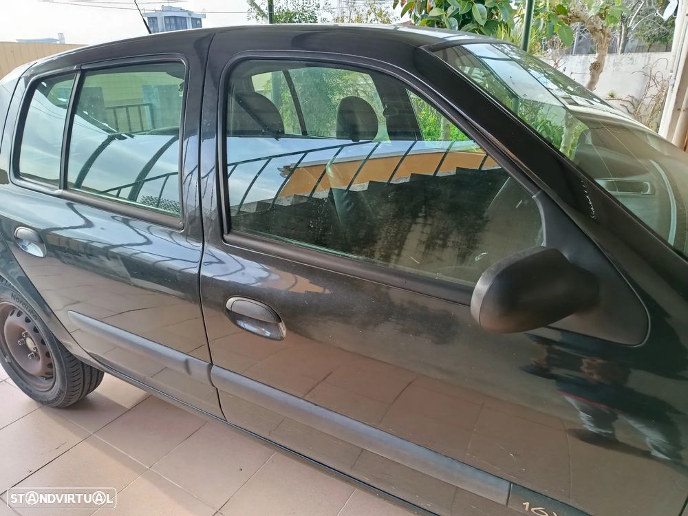 Renault Clio 1.2 16V Expression - 4