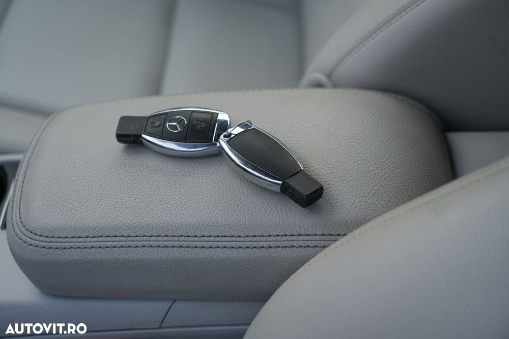 Mercedes-Benz GLA 220 d 4MATIC 7G-DCT - 9