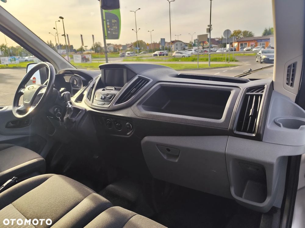 Ford Transit - 32