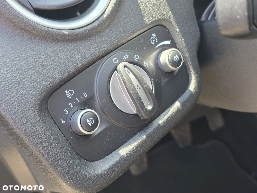 Ford Fiesta 1.0 EcoBoost Titanium X - 29