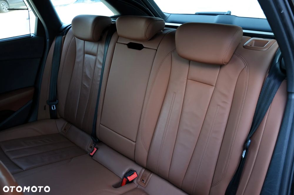 Audi A4 Avant 35 TDI S tronic S line - 30