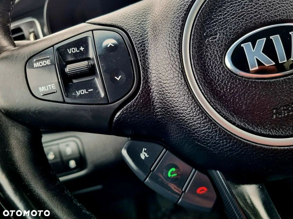 Kia Carens 1.7 CRDi L 7os - 15