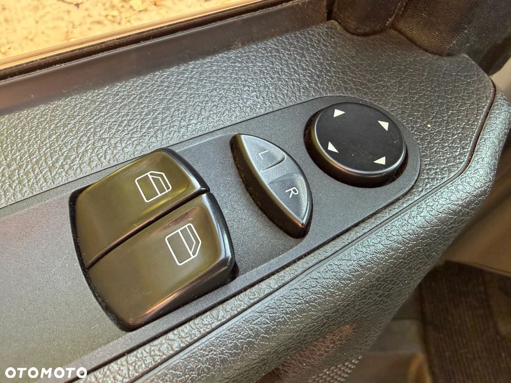 Mercedes-Benz VITO - 20