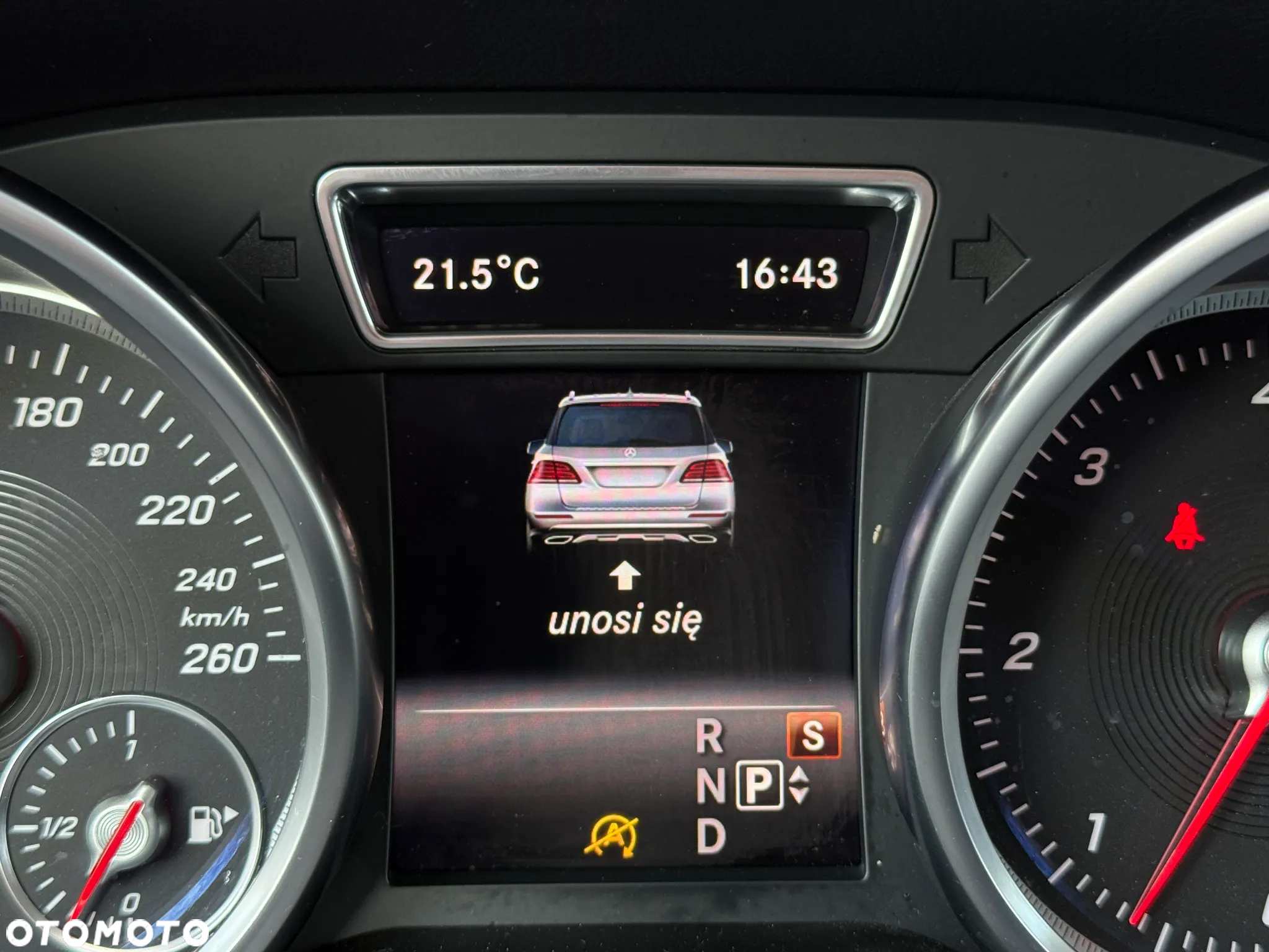 Mercedes-Benz GLE 350 d 4-Matic - 29