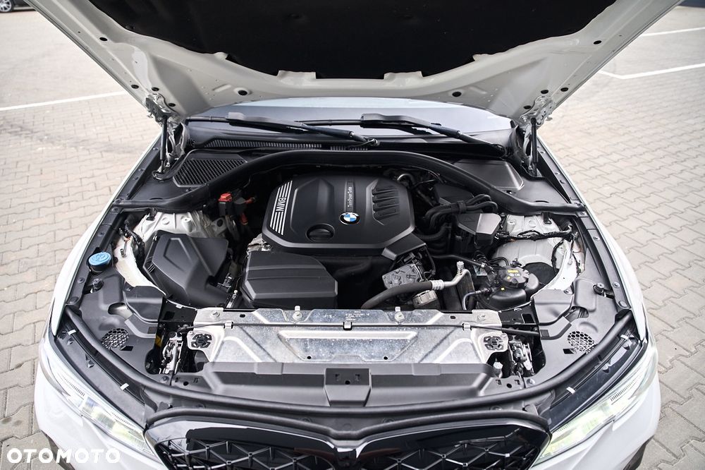 BMW Seria 3 320d xDrive M Sport - 20