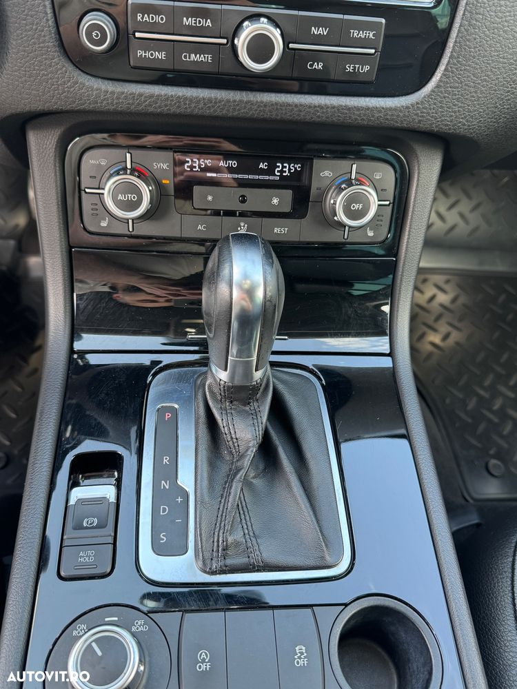 Volkswagen Touareg 3.0 V6 TDI BMT - 13