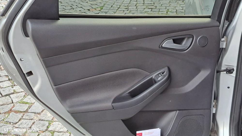 Ford Focus SW 1.5 TDCi EcoBlue Business - 10