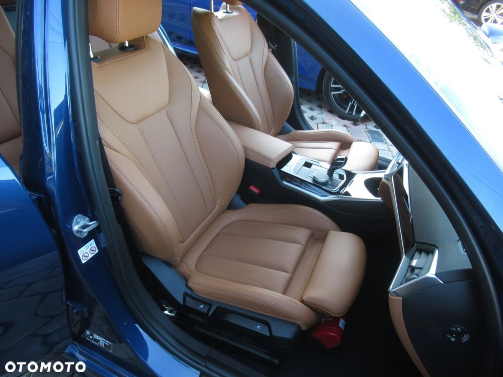 BMW Seria 3 320i xDrive Sport Line - 11