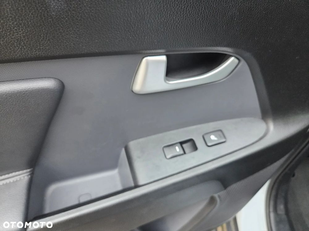 Kia Sportage 1.6 GDI 2WD Dream-Team Edition - 13