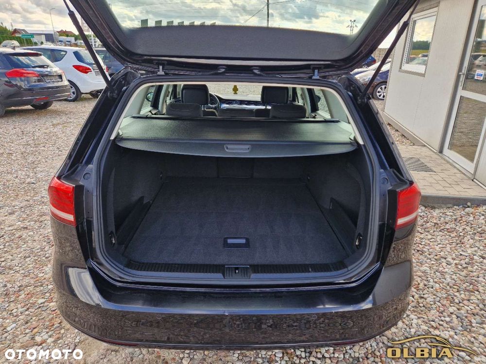 Volkswagen Passat - 17