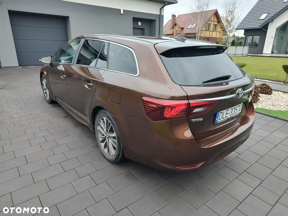 Toyota Avensis 2.0 D-4D Prestige - 6