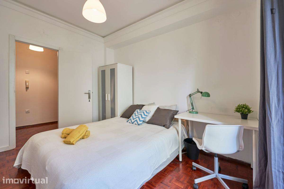 Quarto - localizado em Marquês de Pombal Lisbon - Grande imagem: 4/51
