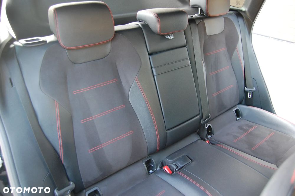 Mercedes-Benz Klasa B 200 d AMG Line 8G-DCT - 32