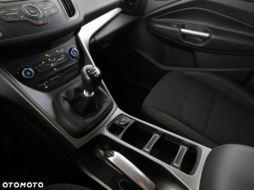 Ford Kuga 1.5 EcoBoost 2x4 Trend - 27