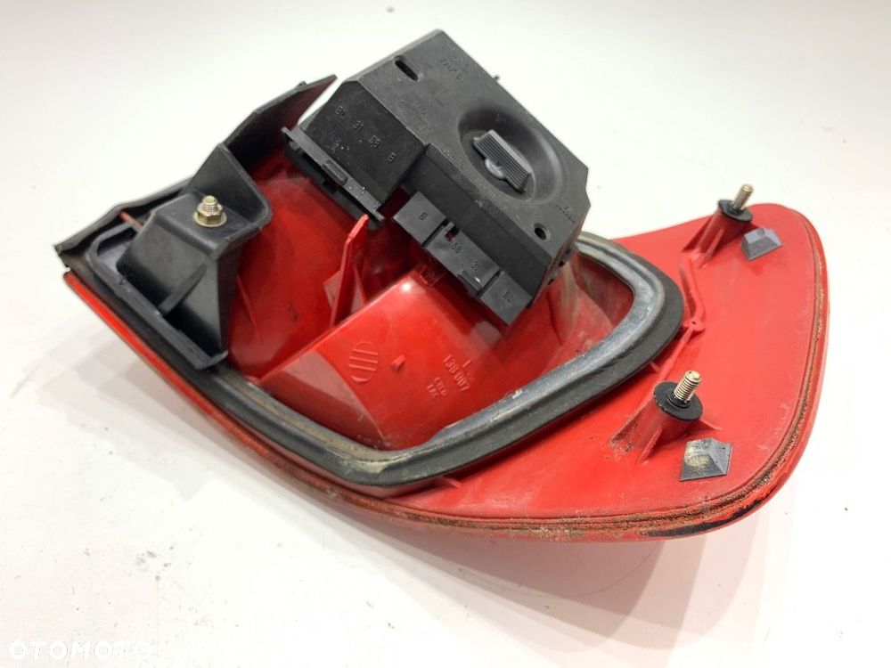 LAMPA LEWY TYŁ  AUDI A6 C4 (4A2) 1994 - 1997 1.8 92 kW [125 KM] benzyna 1995 - 1997 - 4