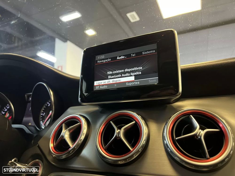 Mercedes-Benz GLA 200 d AMG Line - 16