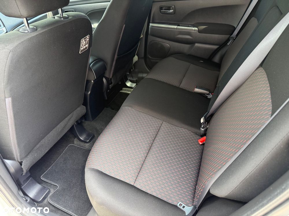 Mitsubishi ASX - 16