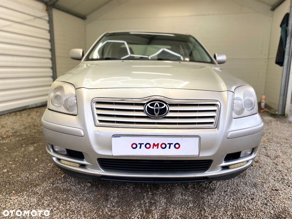 Toyota Avensis 2.0 D-4D Sol - 2