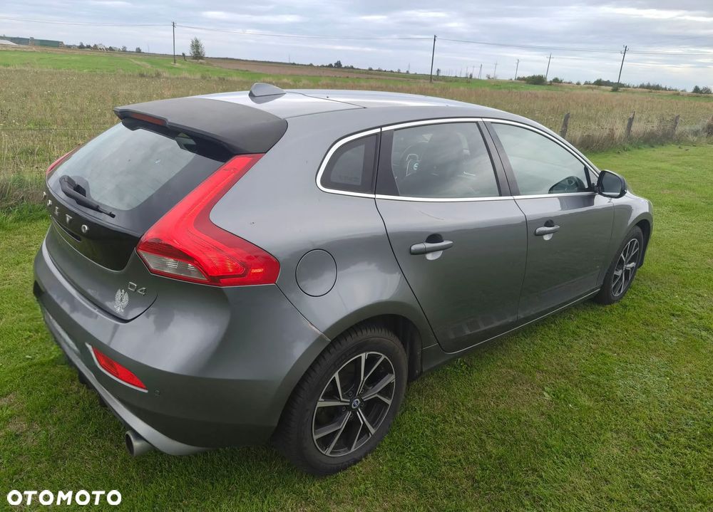 Volvo V40 D4 Drive-E R-Design Summum - 4
