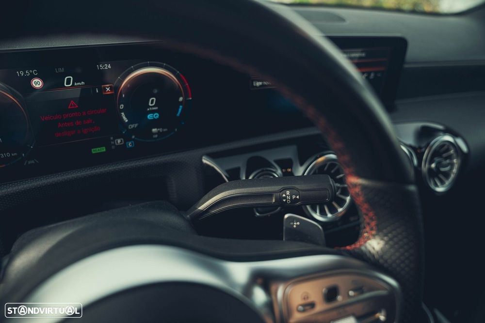 Mercedes-Benz A 250 Limousine e AMG Line - 18