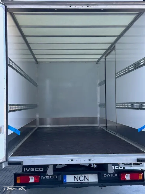 Iveco DAILY 35C16A8 (cx automática) - 6