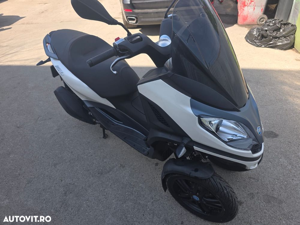 Piaggio MP3 350 Sport - 1