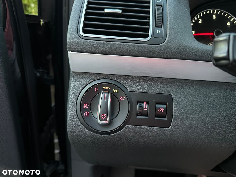 Volkswagen Touran 2.0 TDI DPF DSG Cup - 25