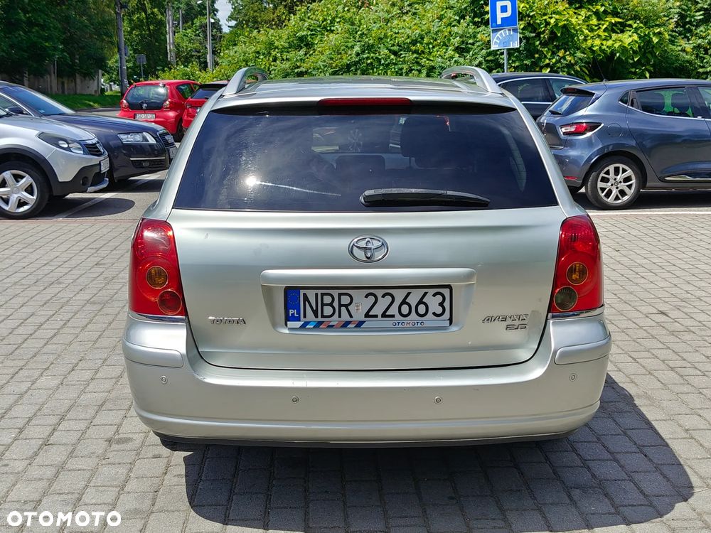 Toyota Avensis 2.0 VVT-i Executive - 15