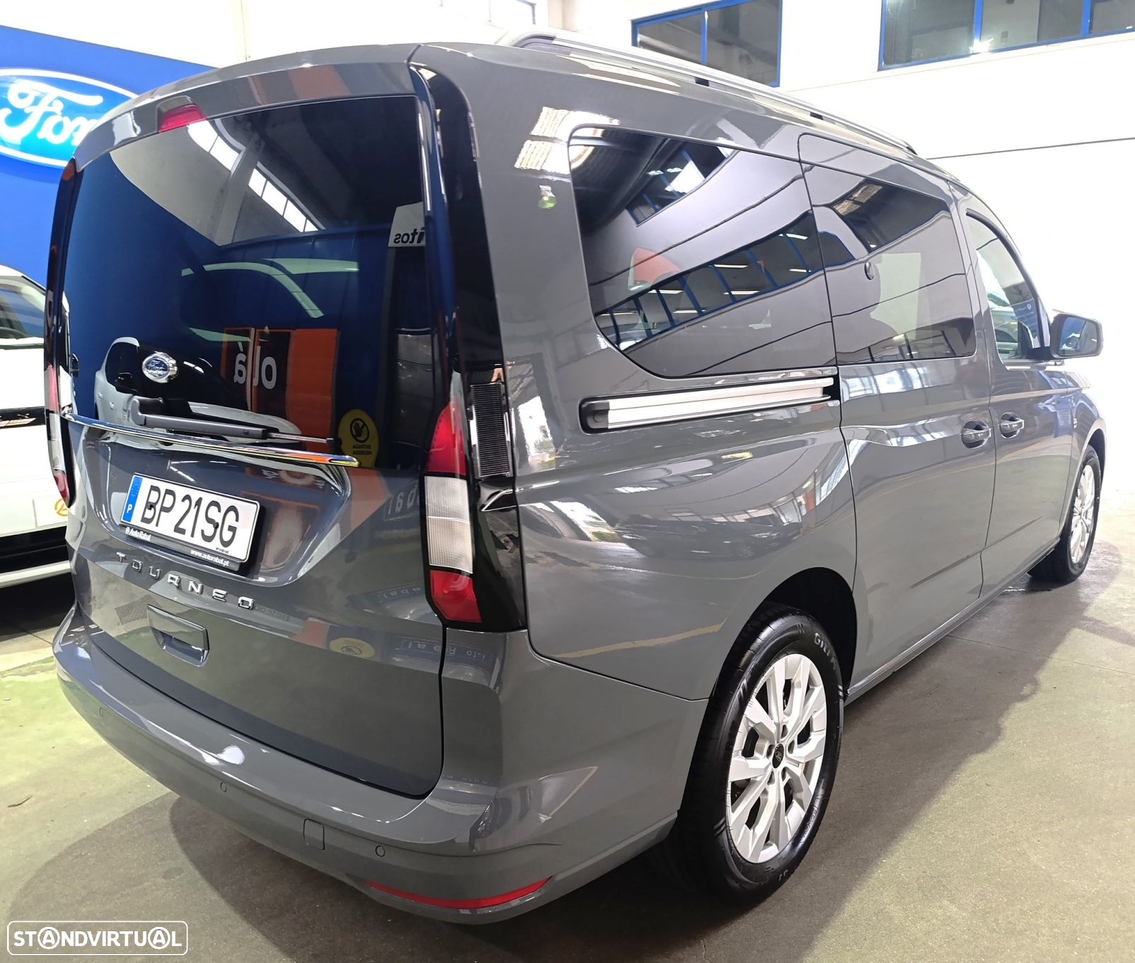 Ford Tourneo Connect 2.0 TDCi Titanium Aut. - 4