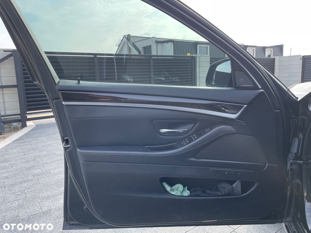 BMW Seria 5 528i xDrive Luxury Line - 20