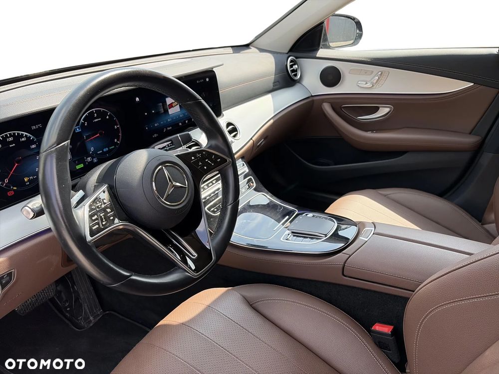 Mercedes-Benz Klasa E 220 d 4-Matic Exclusive - 16