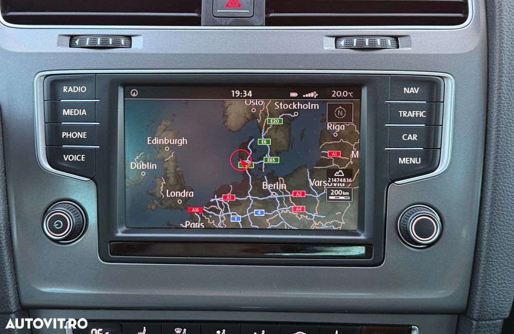 Volkswagen Golf 1.4 TSI BlueMotion Technology DSG Lounge - 23
