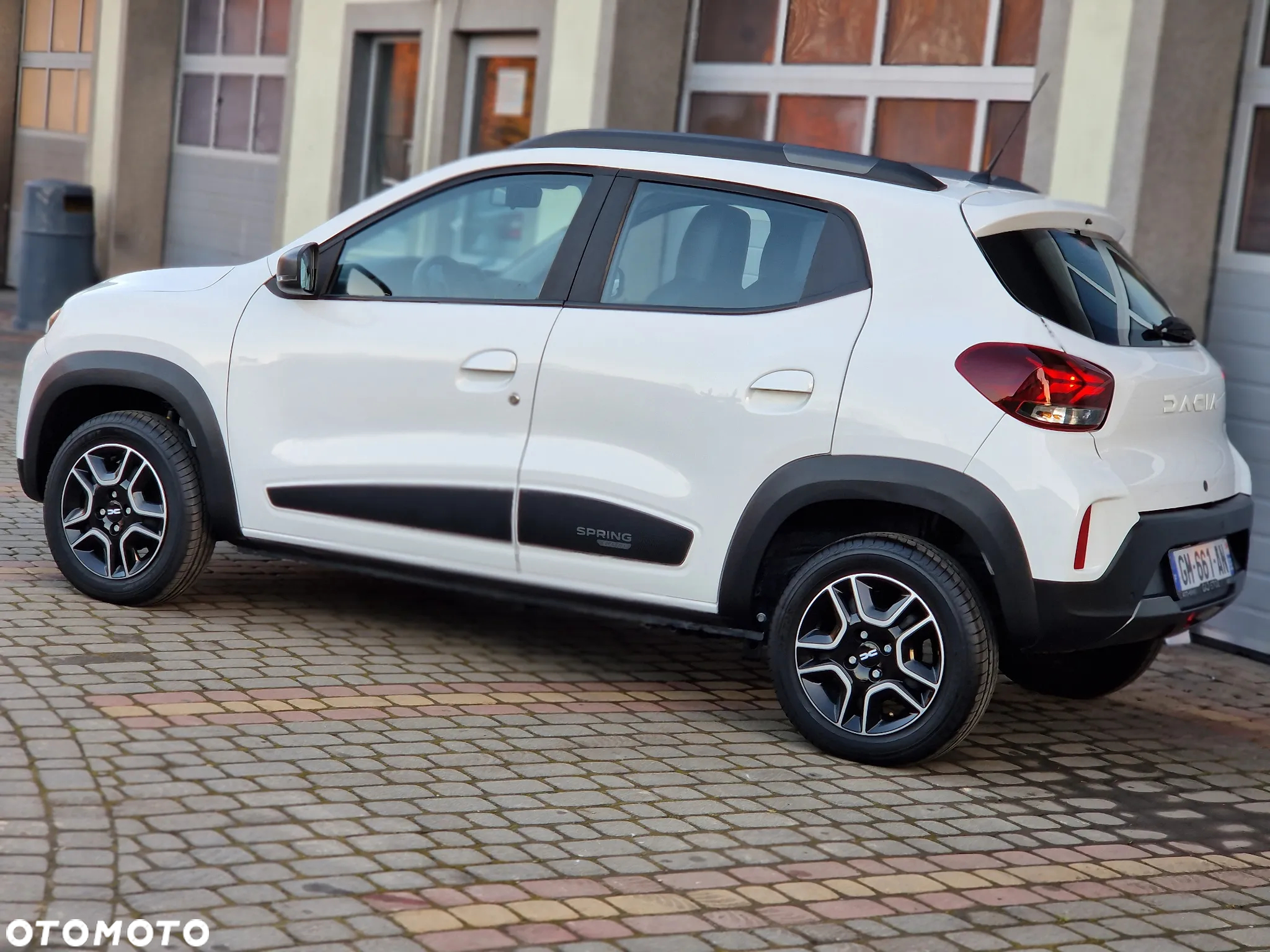 Dacia Spring - 4