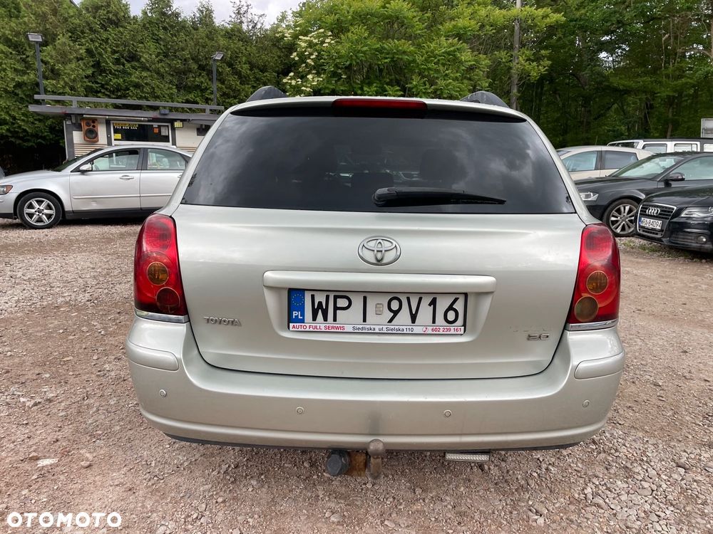 Toyota Avensis 2.0 VVT-i High - 6
