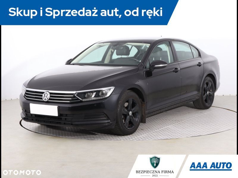 Volkswagen Passat - 2